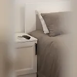 Kostjukowski Forum Apartamento *